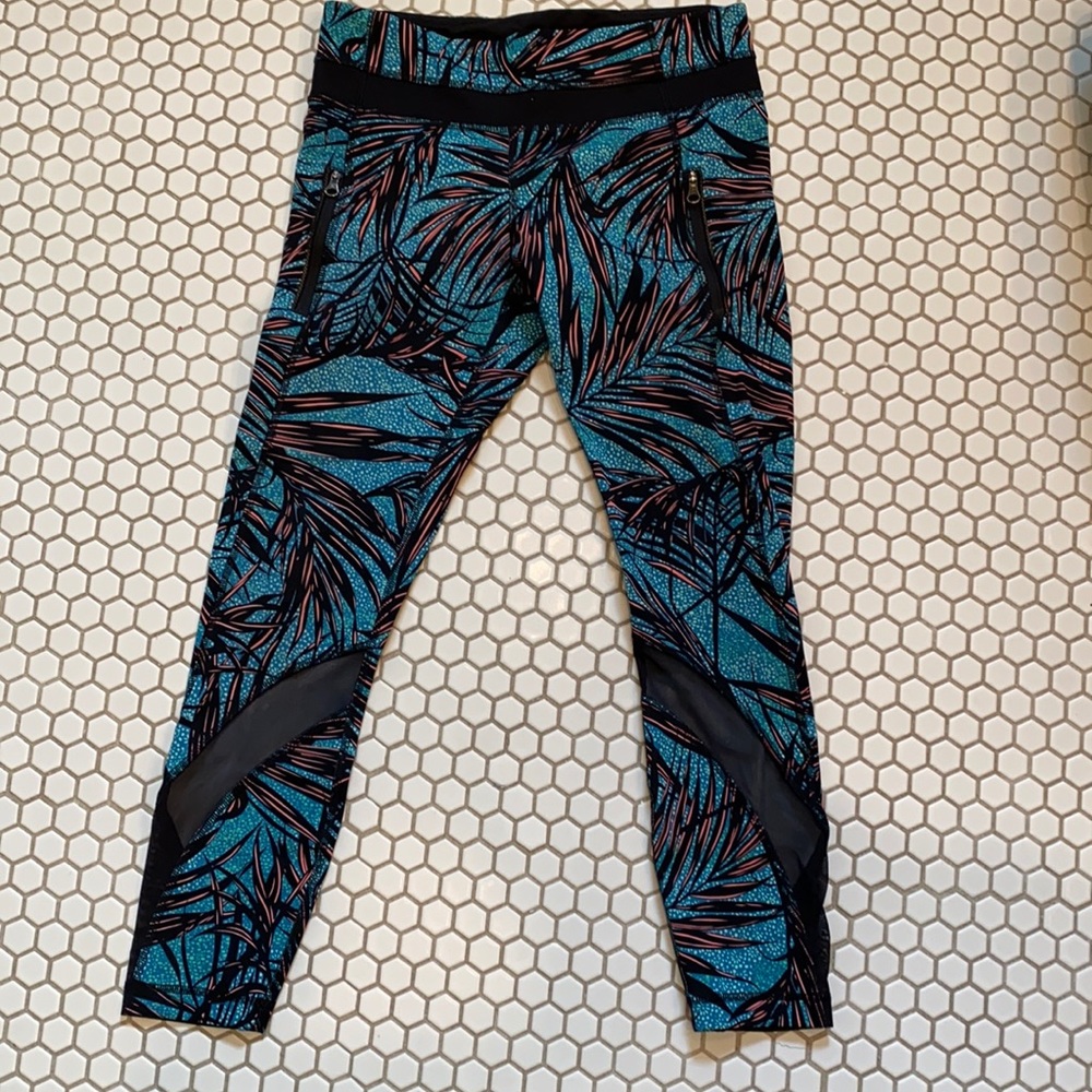 Lululemon inspire tight size 6
